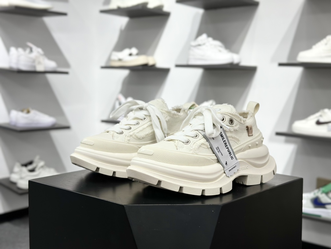 SMILEREPUBLIC SMILE QUEEN CLASSIC LOWS.SP 开口笑2.0系列松糕厚底增高低帮运动鞋“牛仔米白流苏须边” SR20240106001 SMILEREPUBLIC SMILE QUEEN CLASSIC LOWS.SP 开口笑2.0系列松糕厚底增高低帮运动鞋“牛仔米白流苏须边” SR20240106001