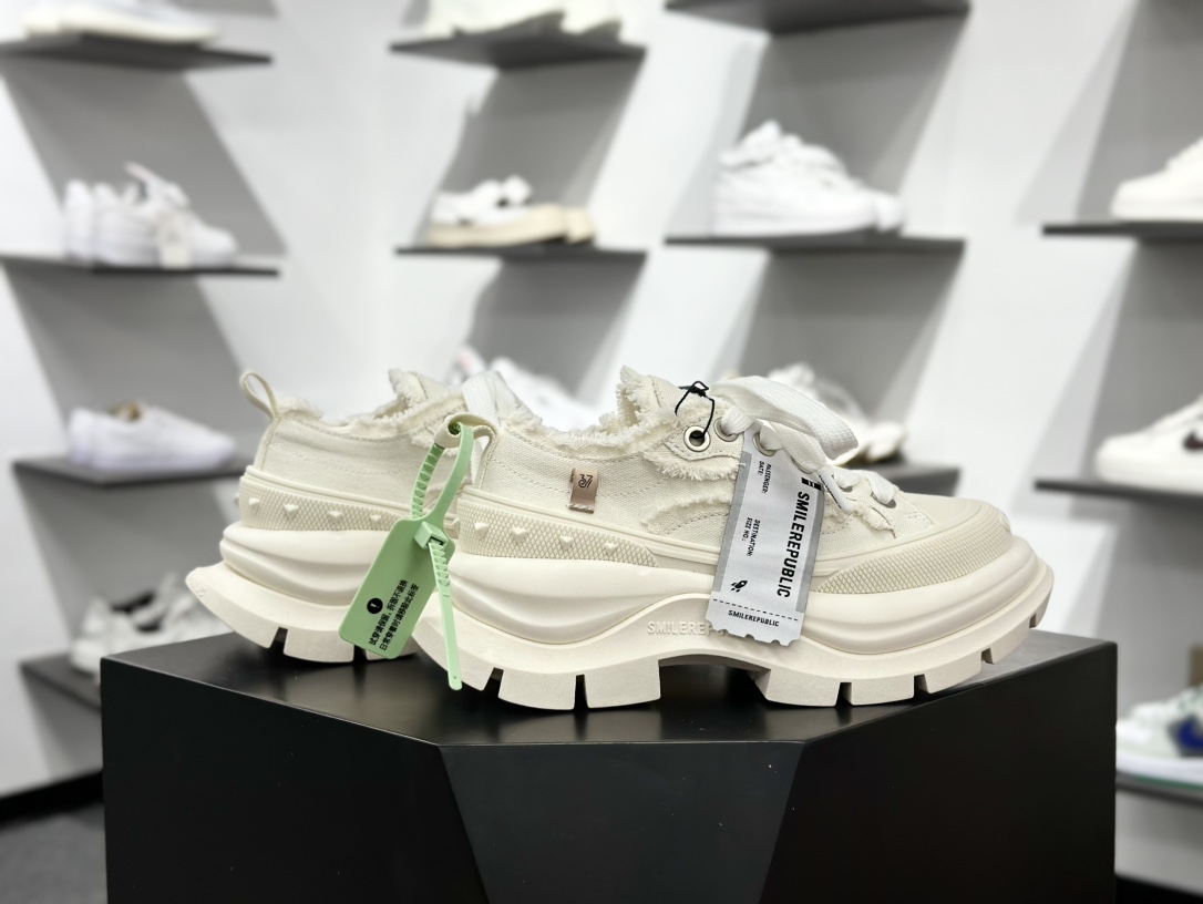 SMILEREPUBLIC SMILE QUEEN CLASSIC LOWS.SP 开口笑2.0系列松糕厚底增高低帮运动鞋“牛仔米白流苏须边” SR20240106001 SMILEREPUBLIC SMILE QUEEN CLASSIC LOWS.SP 开口笑2.0系列松糕厚底增高低帮运动鞋“牛仔米白流苏须边” SR20240106001