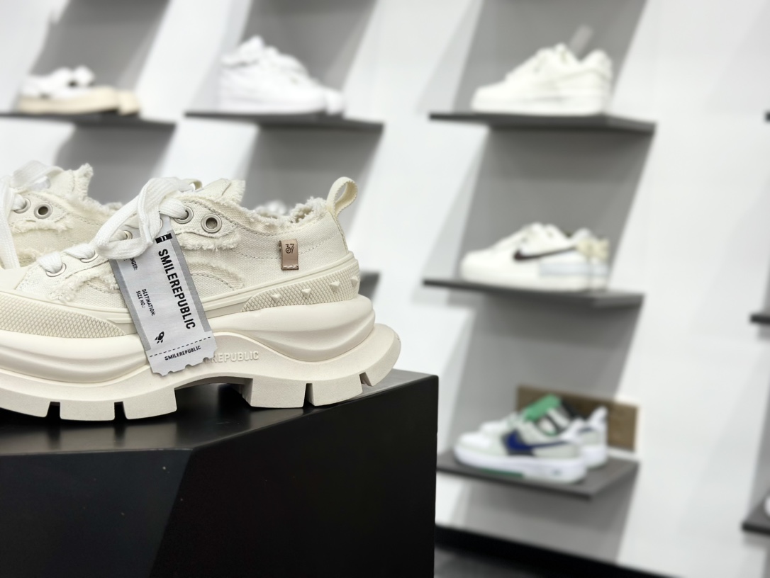 SMILEREPUBLIC SMILE QUEEN CLASSIC LOWS.SP 开口笑2.0系列松糕厚底增高低帮运动鞋“牛仔米白流苏须边” SR20240106001 SMILEREPUBLIC SMILE QUEEN CLASSIC LOWS.SP 开口笑2.0系列松糕厚底增高低帮运动鞋“牛仔米白流苏须边” SR20240106001