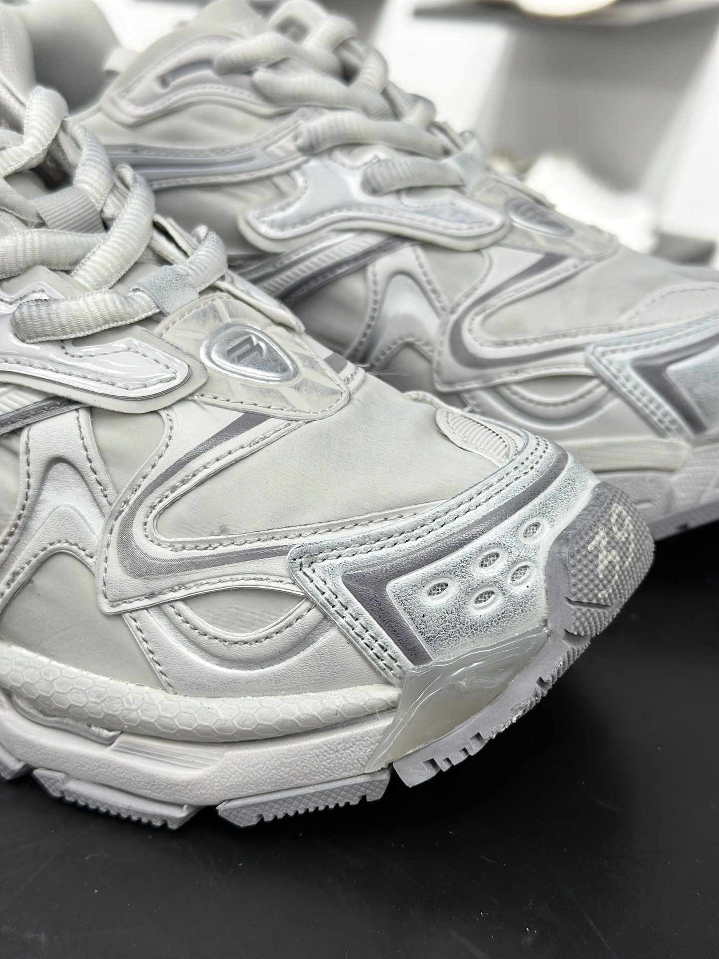 Balenciaga巴黎世家 Runner2.0 灰银色 779064 WRNNY 1180
