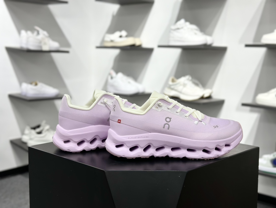 On昂跑 Cloudtilt Loewe 户外街头机能风跑步鞋 3WE10053286