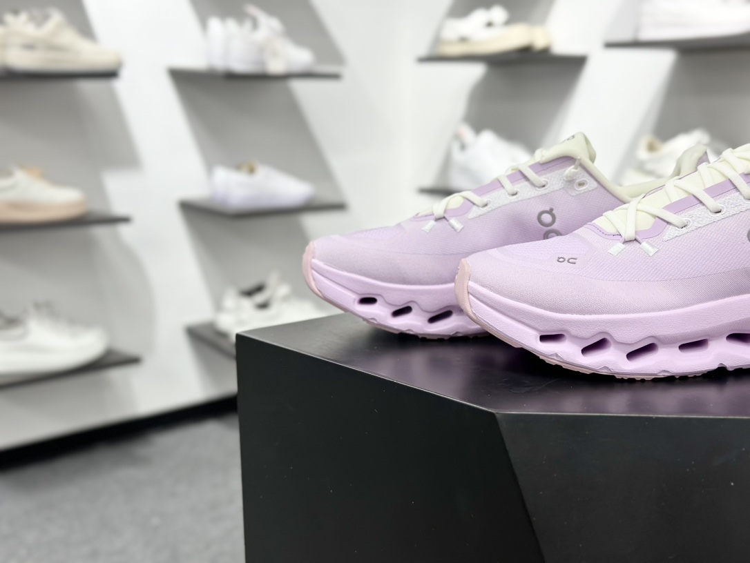 On昂跑 Cloudtilt Loewe 户外街头机能风跑步鞋 3WE10053286