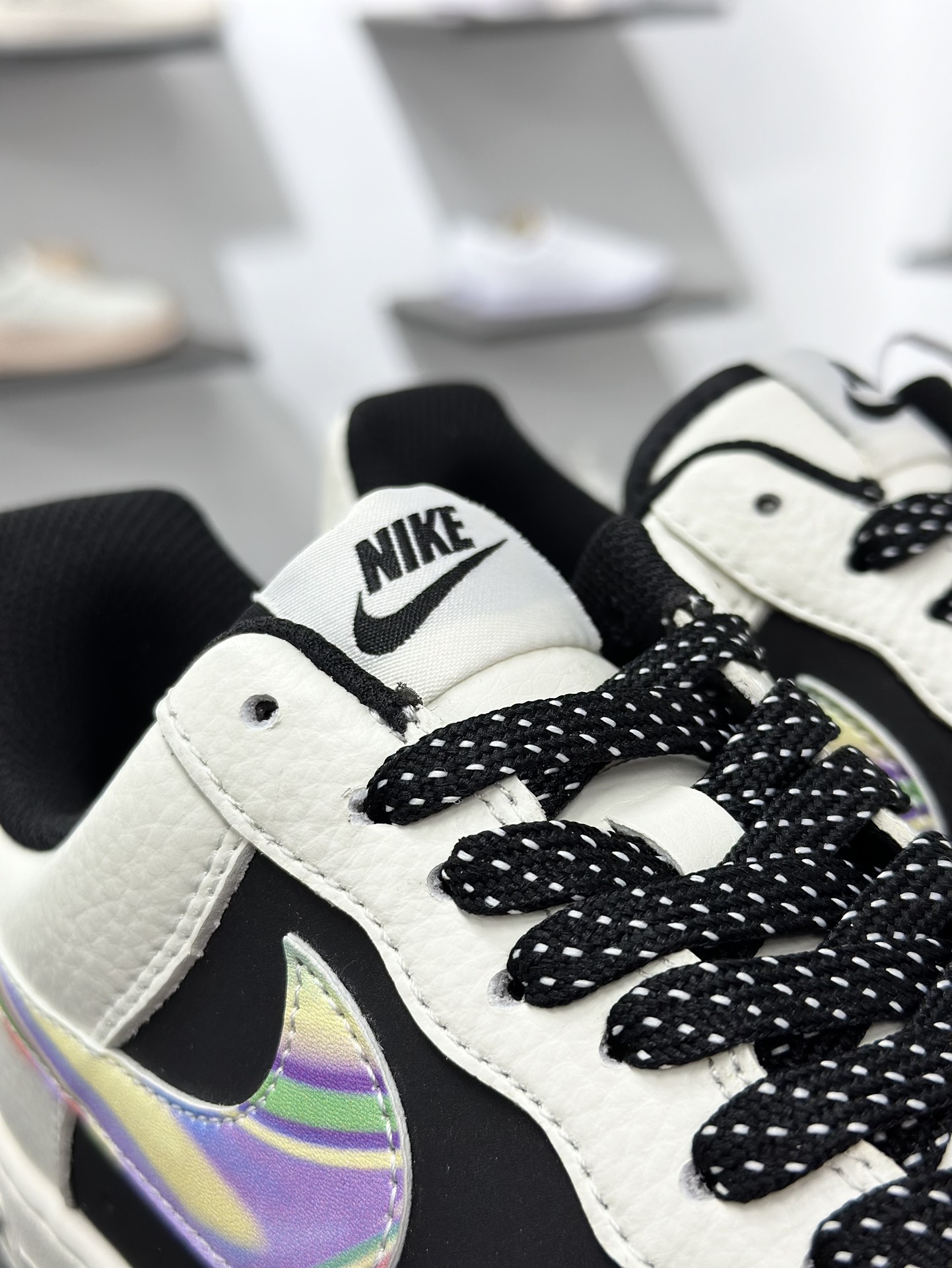 Louis Vuitton x Nike Air Force 1 07 LV8 Low”LV Monogram”空军一号板鞋“皮革米白黑牛仔LV印标” LW9279-001