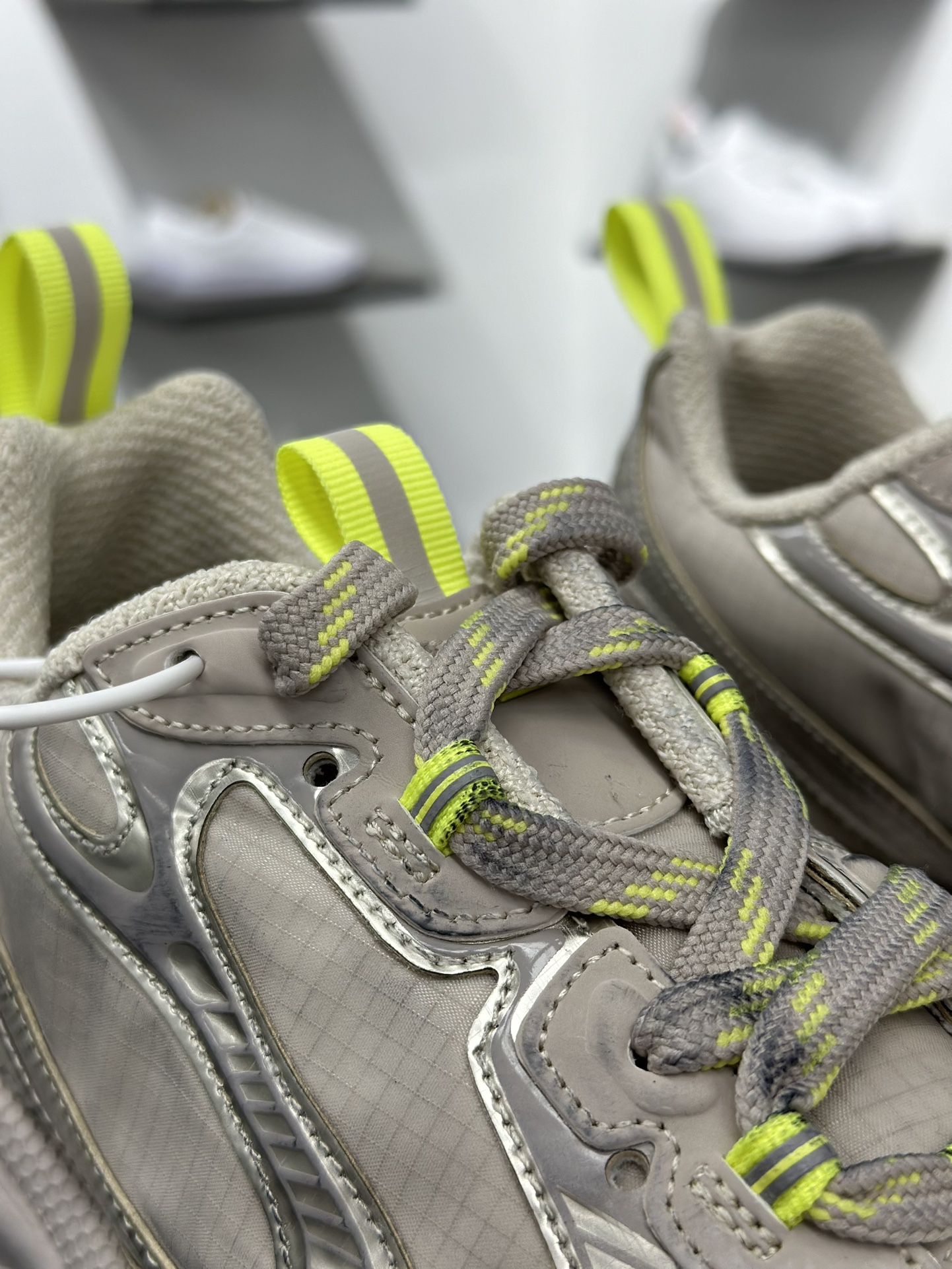 360 Balenciaga Phantom Sneaker 3XL 巴黎世家全新十代半潮流跑鞋 734734 WXLCR 2077-Chinese UA Cheap High Quatity Brand Clothes Bags handbags Sneakers wholesale wholesaler seller from China Factory suppliers Fashion Clothing Shoes best Quality Beautiful Price 360 Balenciaga Phantom Sneaker 3XL 巴黎世家全新十代半潮流跑鞋 734734 WXLCR 2077