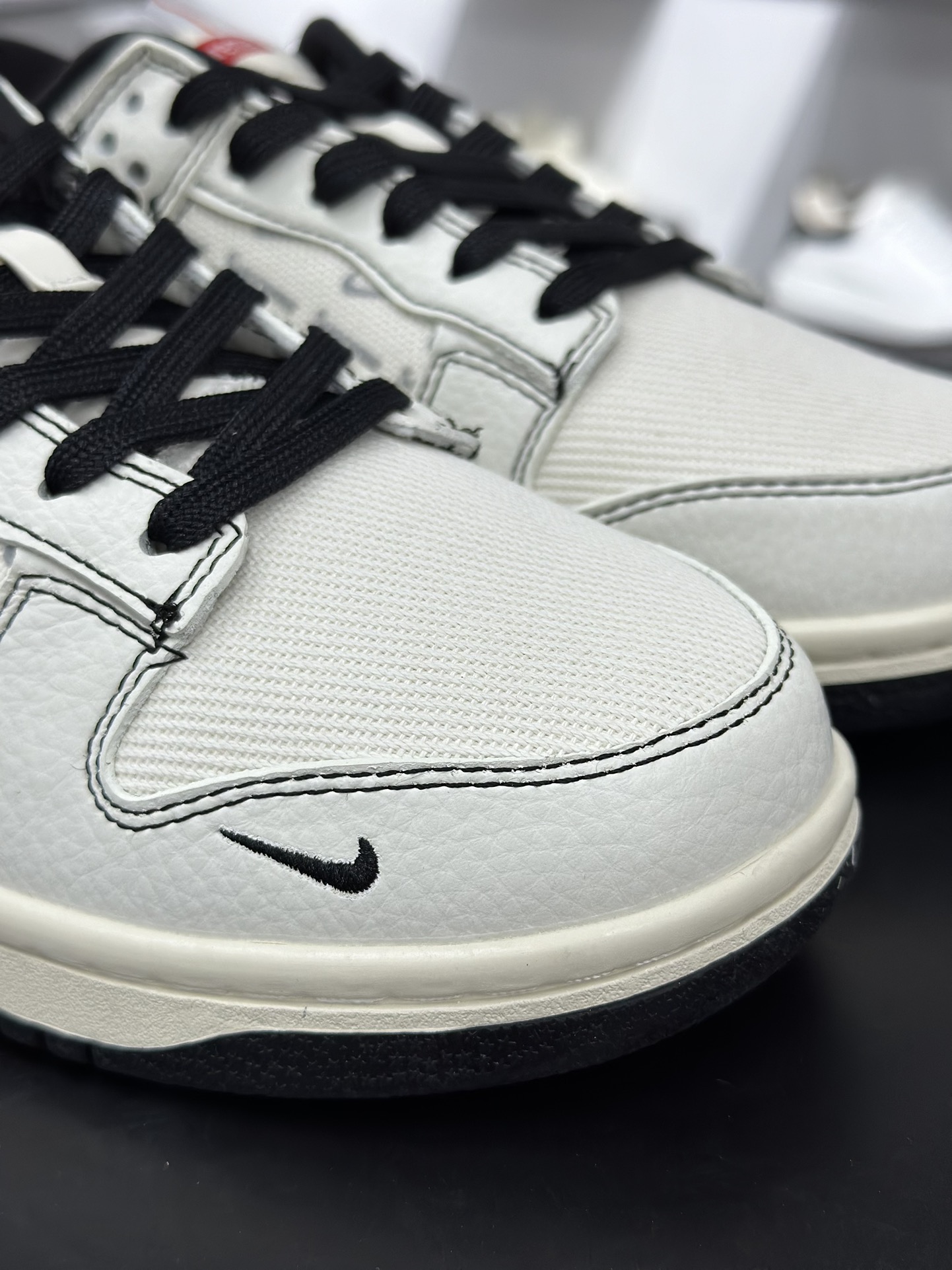 260 Nike SB Dunk Low x Supreme 白黑三小勾 SC9207-424