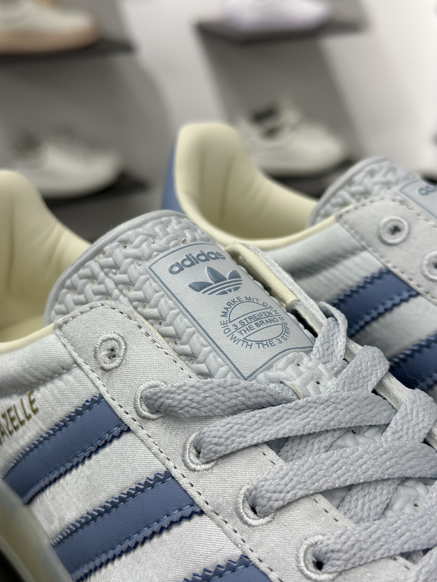 160 AD Originals Gazelle Indoor 冰雾蓝 三叶草复古休闲运动板鞋 JI2711