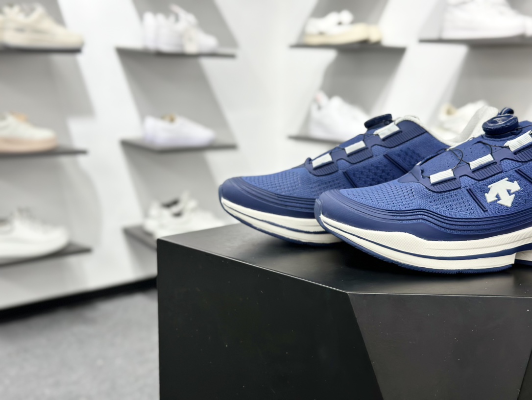 350 DESCENTE Terrain D 迪桑特舒适柔软防滑耐磨低帮生活休闲跑鞋