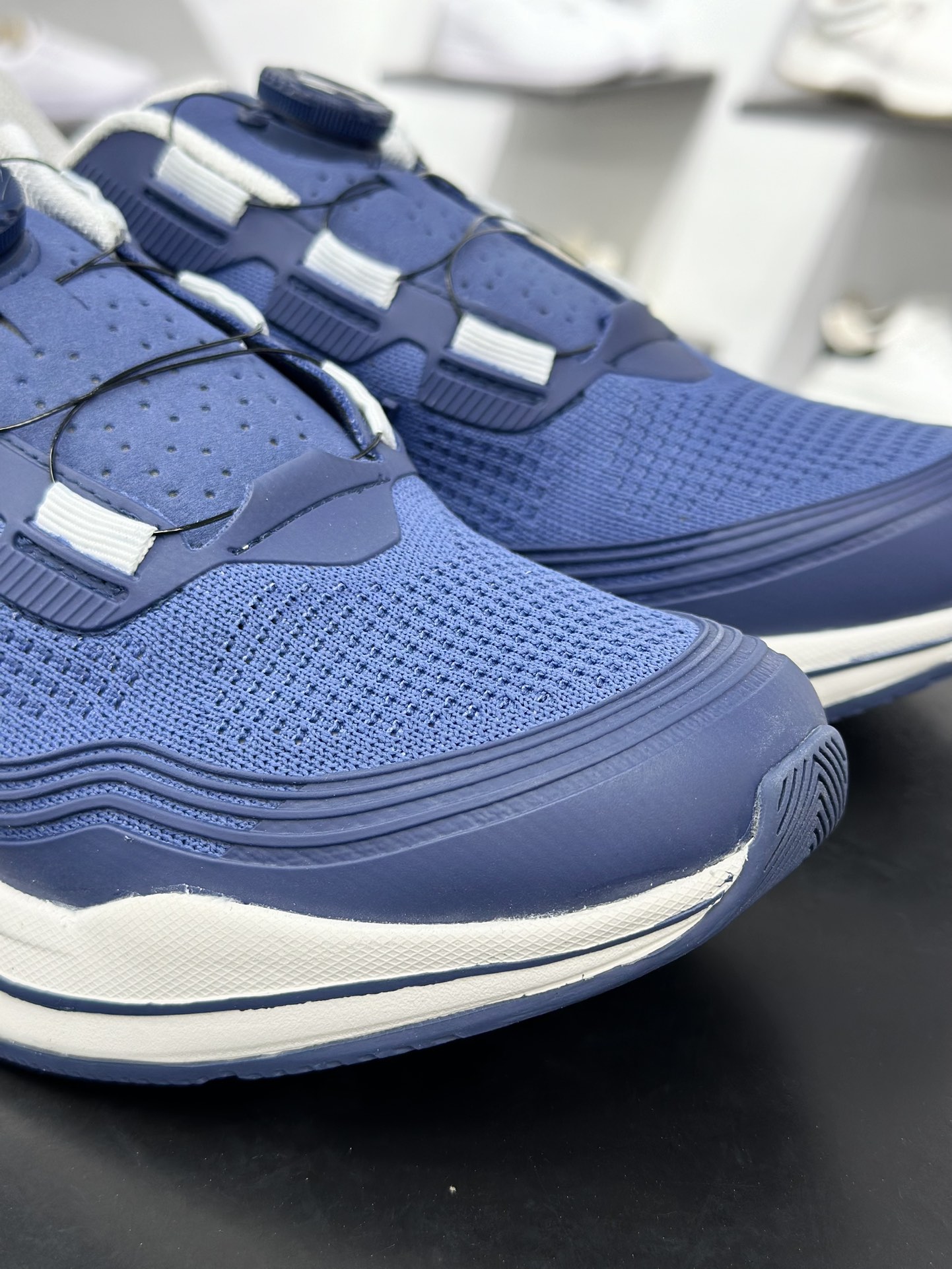 350 DESCENTE Terrain D 迪桑特舒适柔软防滑耐磨低帮生活休闲跑鞋