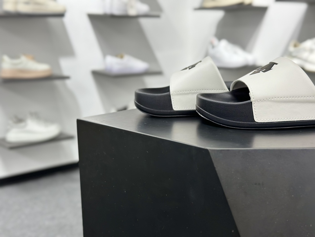 180 迪桑特·DESCENTE Slides ”Black”室外系列夏季沙滩休闲运动一字拖鞋“白黑徽标”SP322LS91 WT