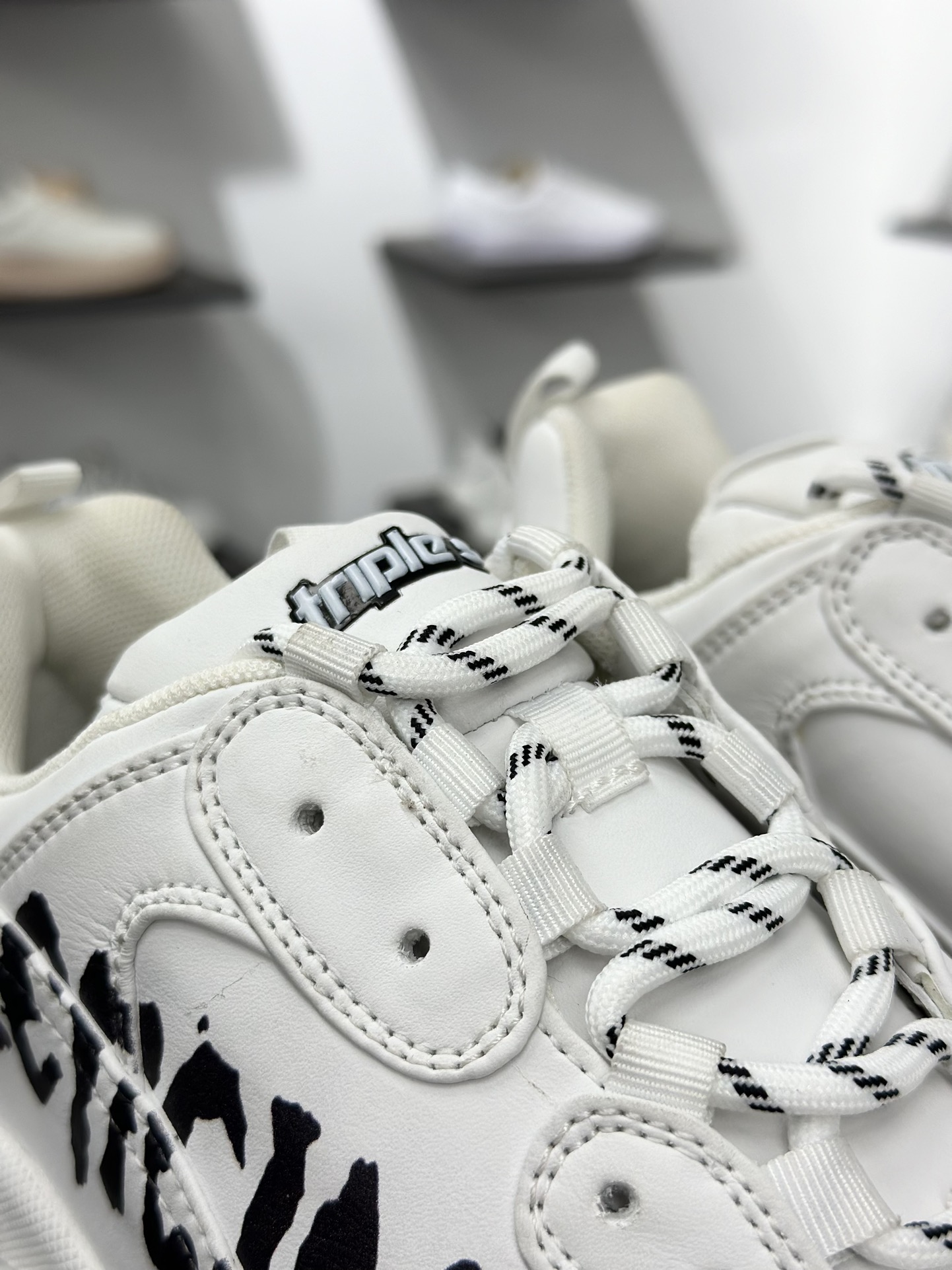 400 巴黎世家Balenciaga Triple S Trainers Sneaker”Beige/Red Black/LOGO”三倍增系列低帮老爹鞋 536737WTSPL9010-Chinese UA Cheap High Quatity Brand Clothes Bags handbags Sneakers wholesale wholesaler seller from China Factory suppliers Fashion Clothing Shoes best Quality Beautiful Price 400 巴黎世家Balenciaga Triple S Trainers Sneaker”Beige/Red Black/LOGO”三倍增系列低帮老爹鞋 536737WTSPL9010