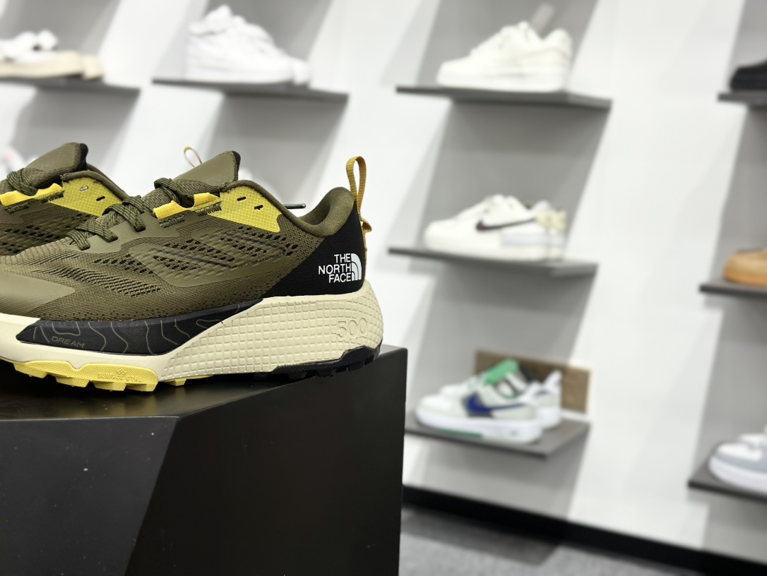 200 北面THE M THERMOBALL TRACTION MULE V 舒适户外运动越野登山鞋 A83N32415