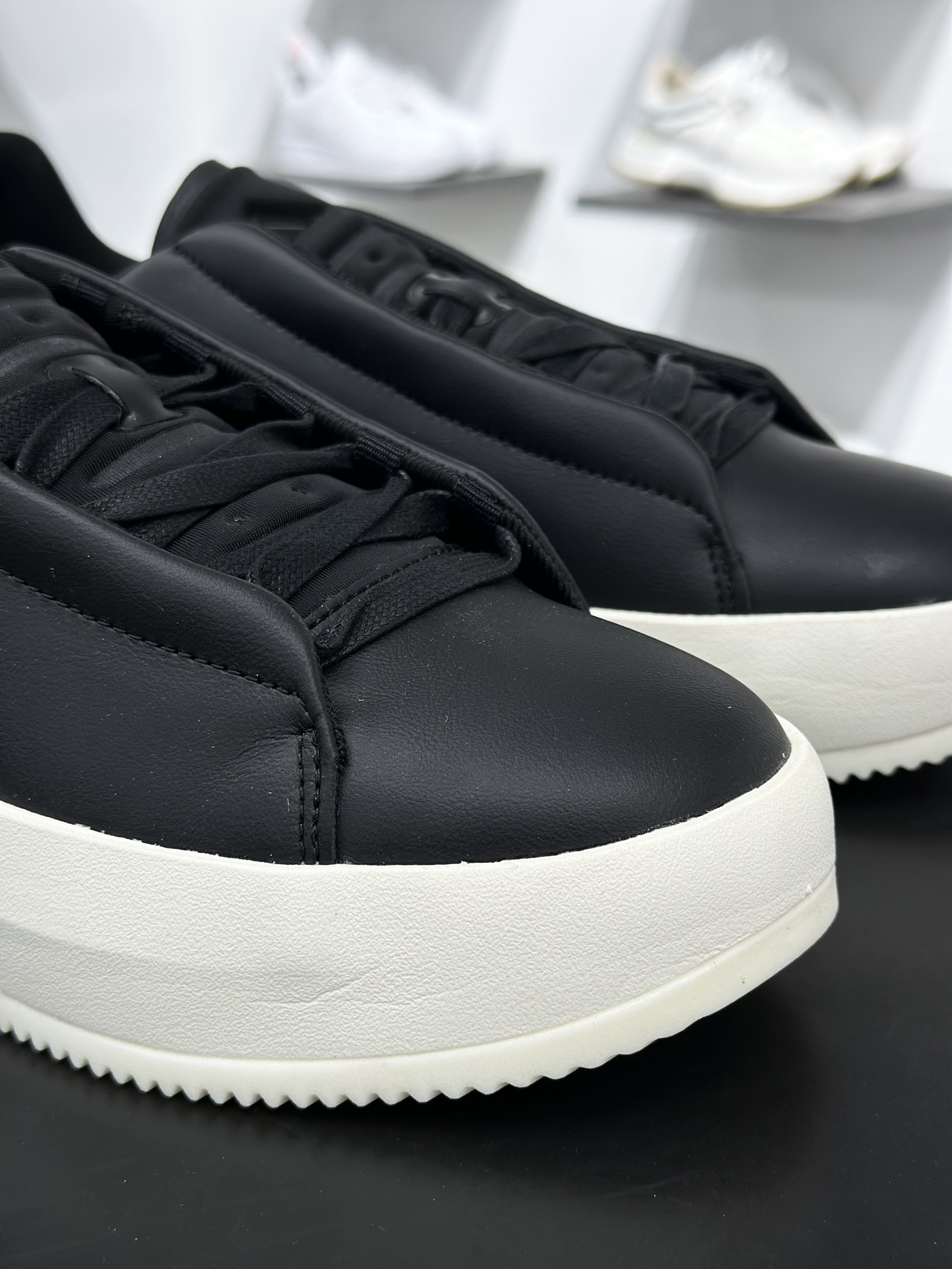 200 AD Labcourt 百搭休闲轻松舒适耐磨透气低帮板鞋 JQ2301