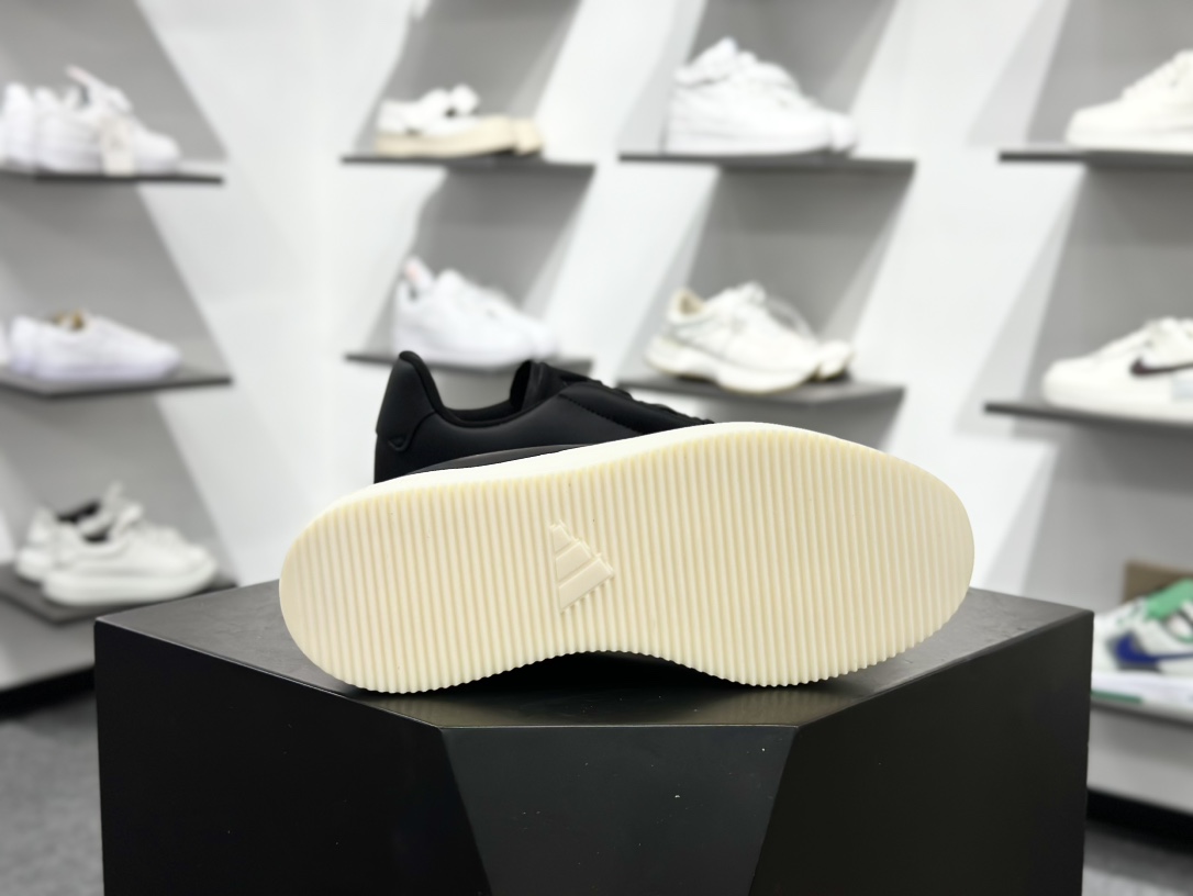 200 AD Labcourt 百搭休闲轻松舒适耐磨透气低帮板鞋 JQ2301