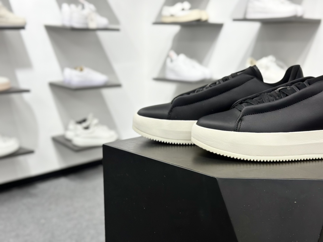 200 AD Labcourt 百搭休闲轻松舒适耐磨透气低帮板鞋 JQ2301