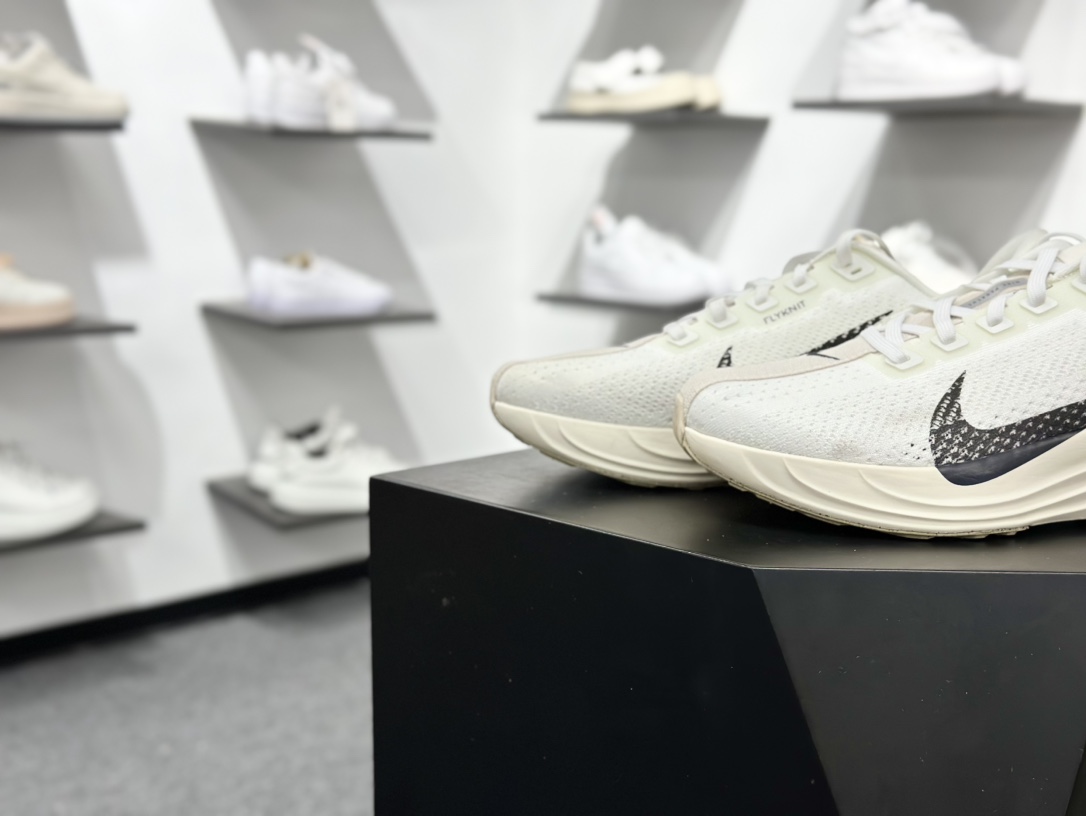 200 Nike REACTX PEGASUS Plus 飞马跑步鞋 FQ7262-100