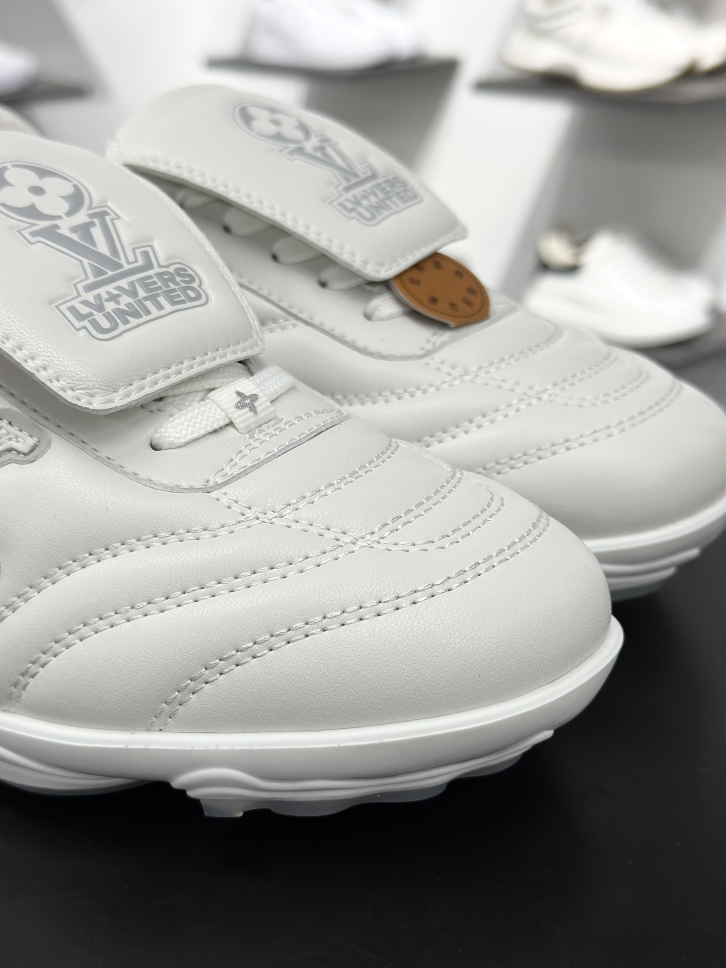 360 Footprint Soccer 2025 白色 东莞支线订单 奢侈品工艺 1AHDOE