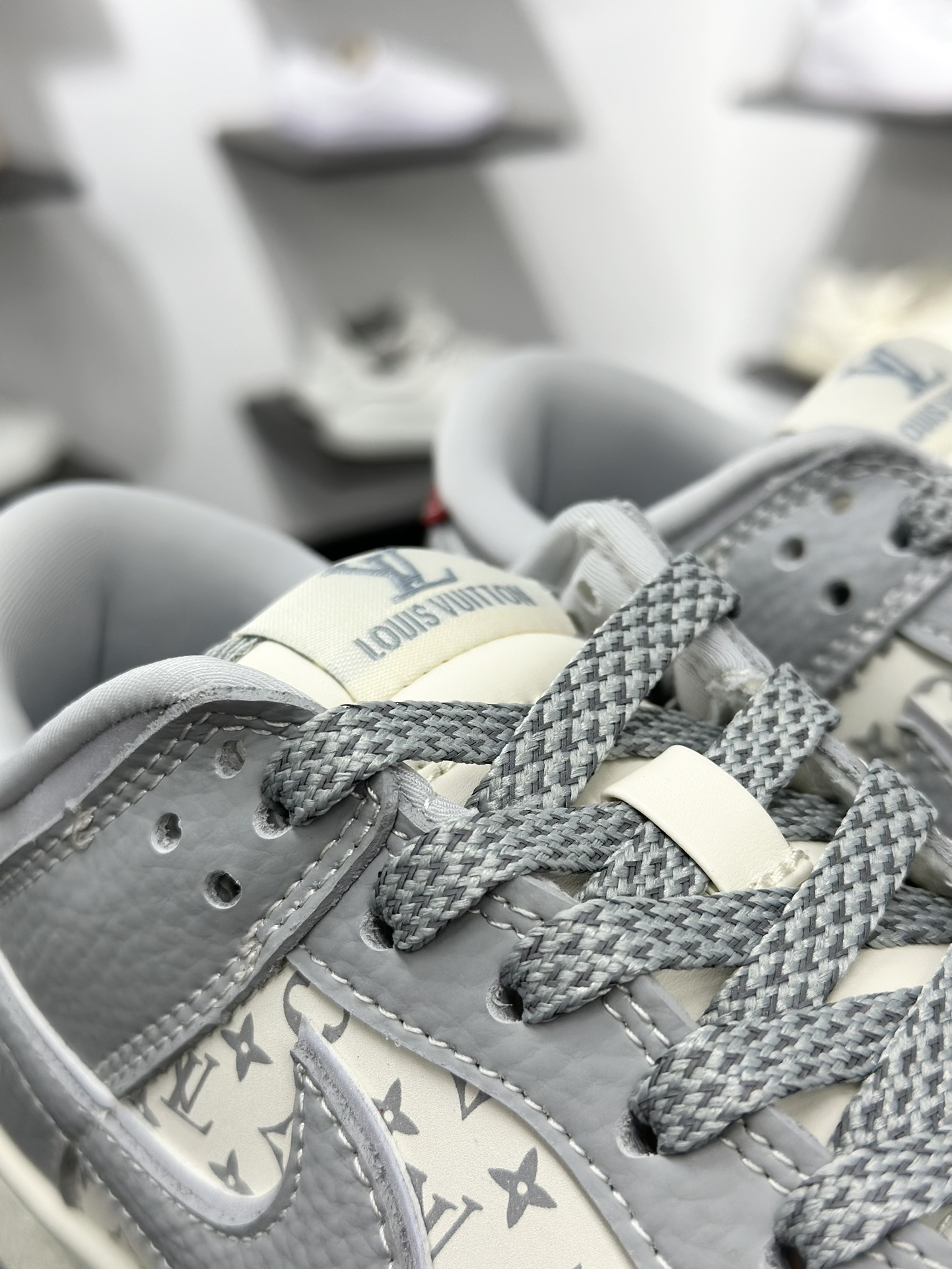 280 NK Dunk Low Retro ”DIY高端定制” LV印花米白灰 低帮休闲运动板鞋 SC9207-426-Chinese UA Cheap High Quatity Brand Clothes Bags handbags Sneakers wholesale wholesaler seller from China Factory suppliers Fashion Clothing Shoes best Quality Beautiful Price 280 NK Dunk Low Retro ”DIY高端定制” LV印花米白灰 低帮休闲运动板鞋 SC9207-426