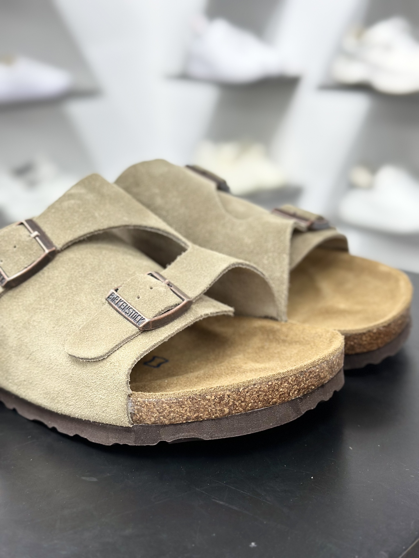 200 博肯 Birkenstock 拖鞋 广东原产 德国百年知名鞋履品牌 博肯Birkenstock 勃肯 采用质地柔软牛皮绒面材质