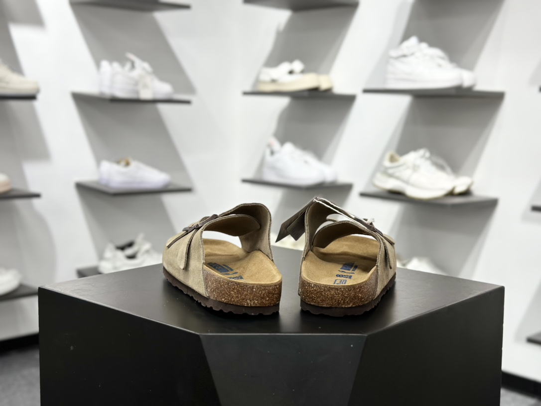 200 博肯 Birkenstock 拖鞋 广东原产 德国百年知名鞋履品牌 博肯Birkenstock 勃肯 采用质地柔软牛皮绒面材质