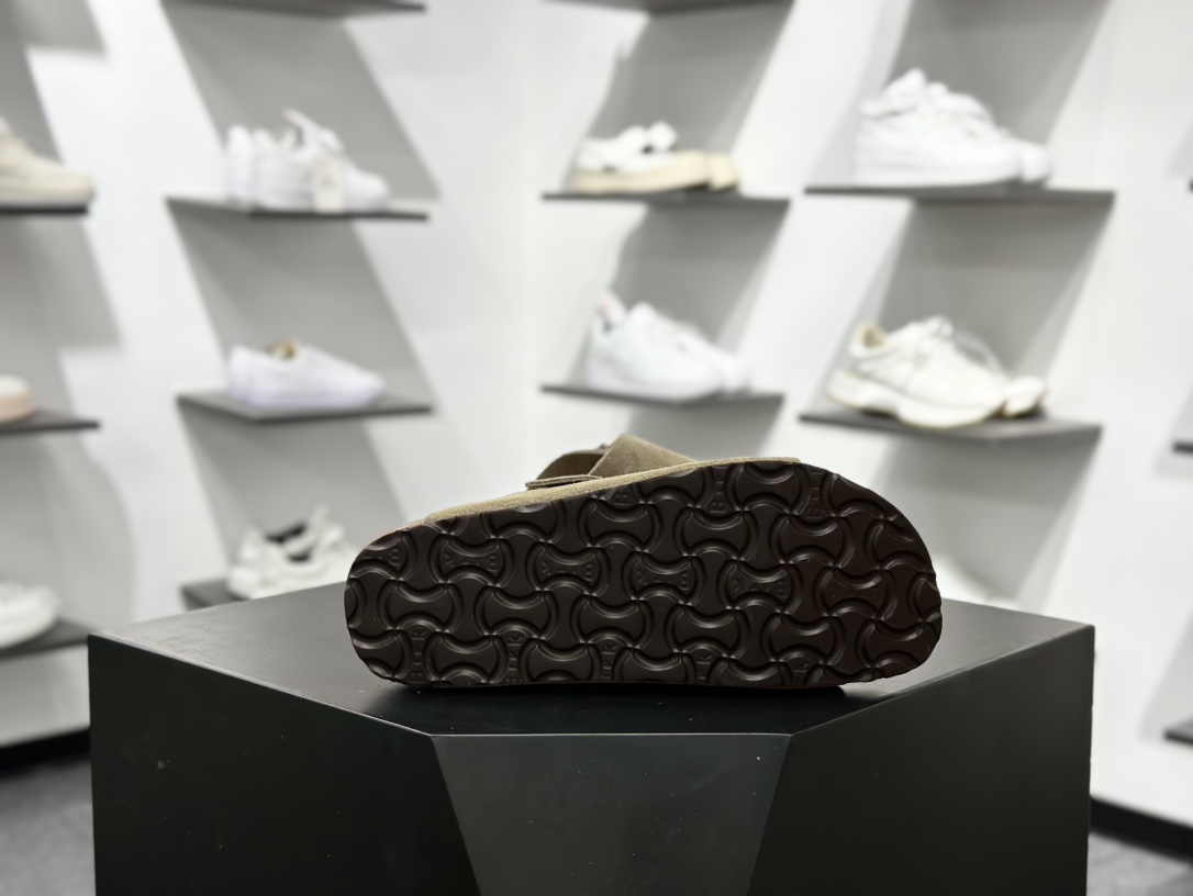 200 博肯 Birkenstock 拖鞋 广东原产 德国百年知名鞋履品牌 博肯Birkenstock 勃肯 采用质地柔软牛皮绒面材质