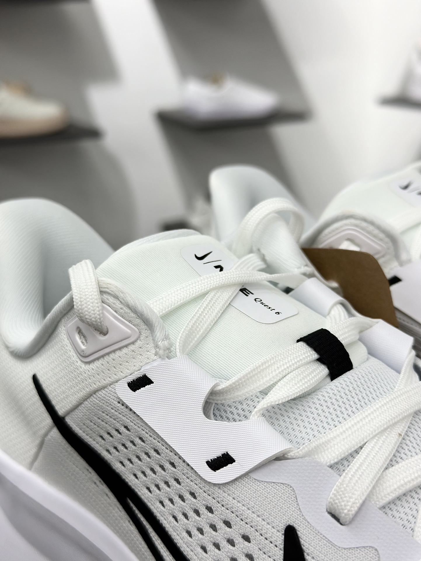 180 Nike Quest 6极速6代 网面透气 时尚休闲跑步鞋 FD6033-100