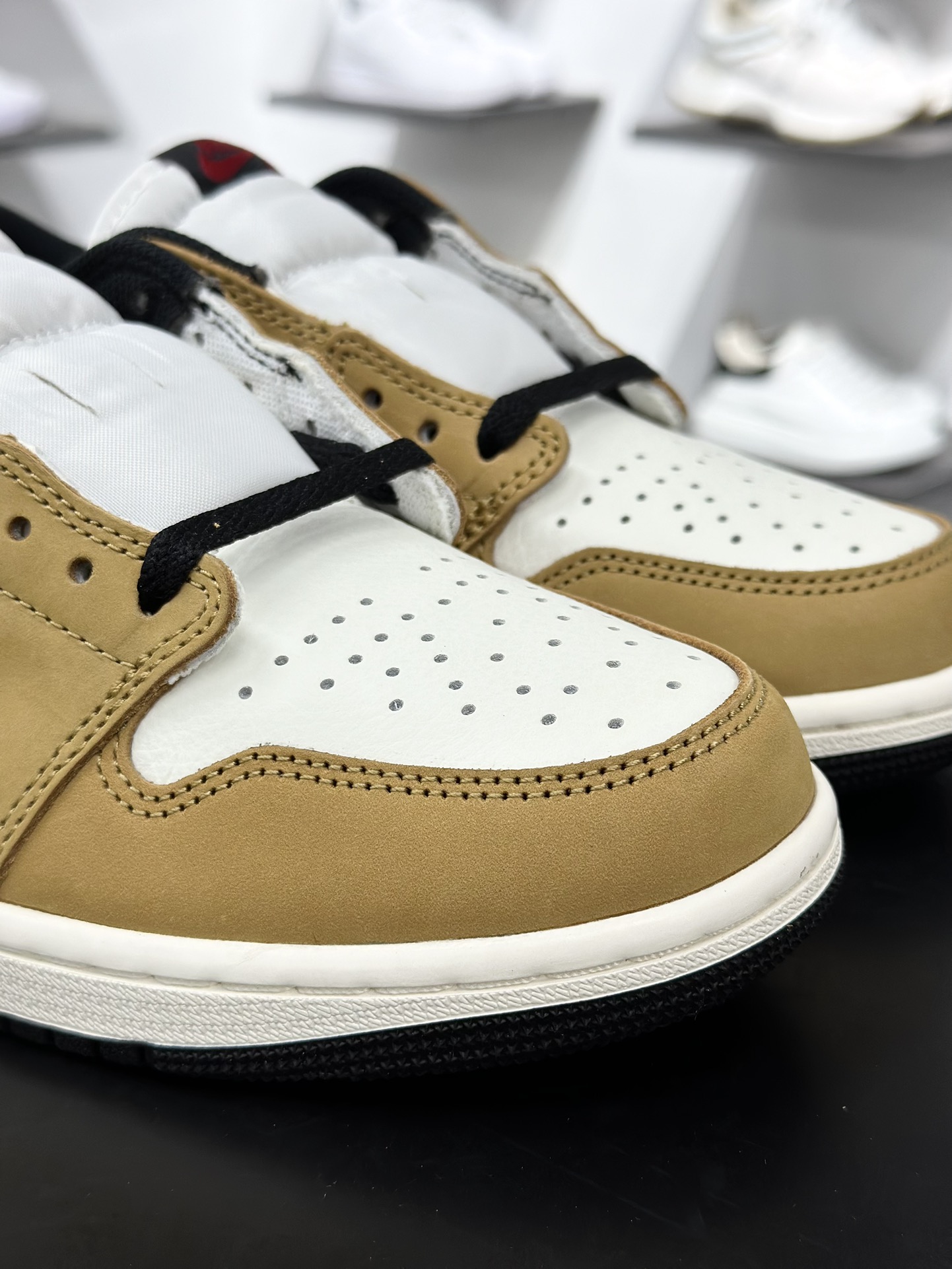 300 Air Jordan 1 Low og AJ1乔1低帮男子文化篮球 白棕小麦 新秀 CZ0790-107