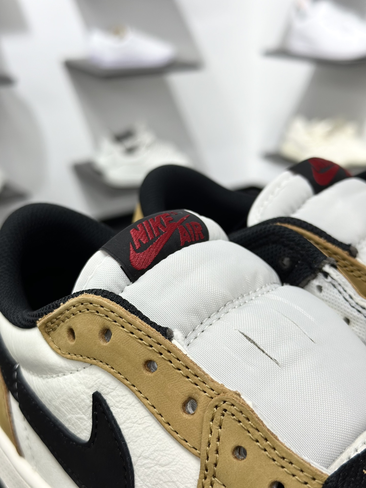 300 Air Jordan 1 Low og AJ1乔1低帮男子文化篮球 白棕小麦 新秀 CZ0790-107