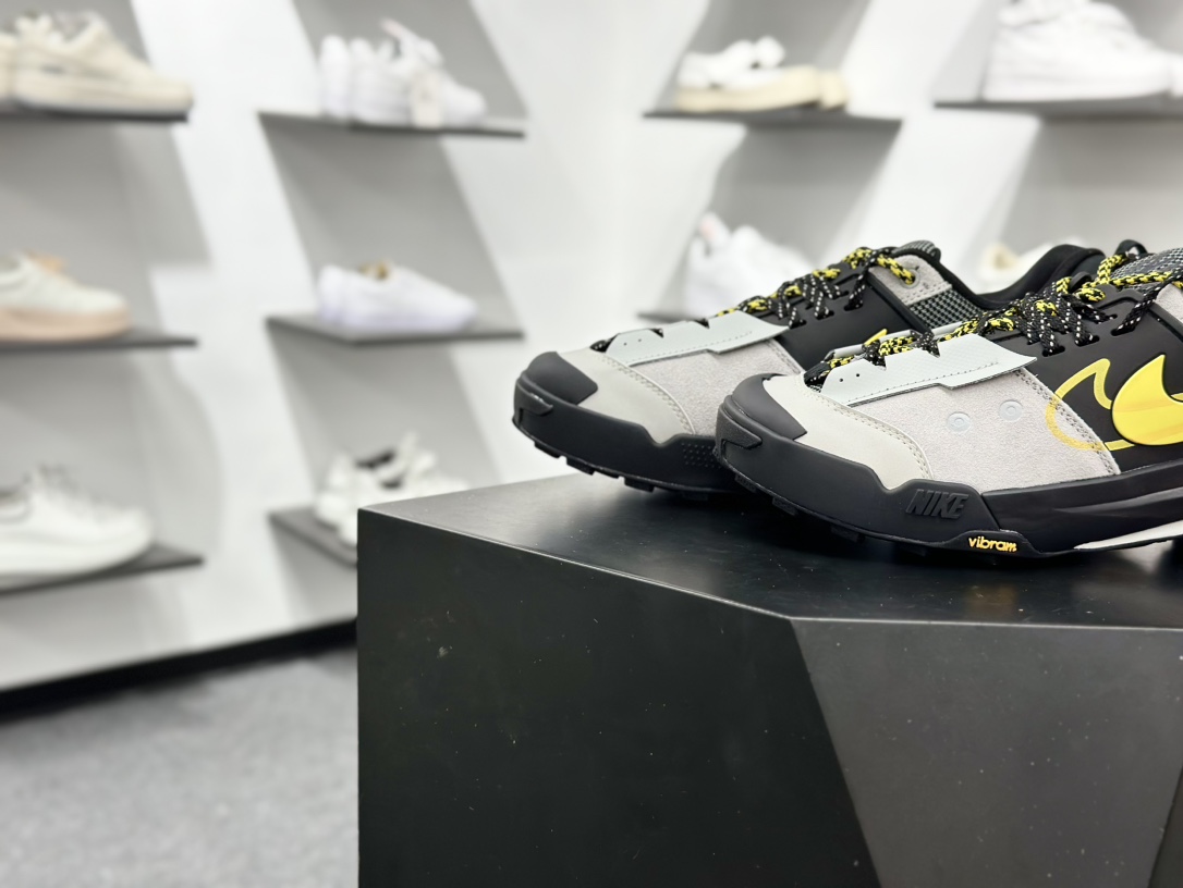 300 Sacai x NK Zegama Dome 联名鞋款 整双鞋 HQ8618-006