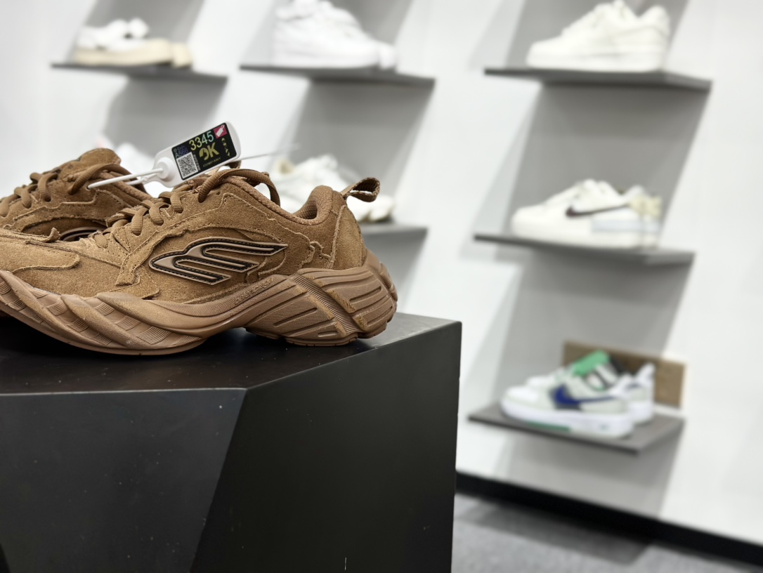 420 巴黎世家BALENCIAGA Monday Sneaker 星期一系列低帮复古阔型厚底运动鞋“翻毛土黄”825417 WMNSS 2200-Chinese UA Cheap High Quatity Brand Clothes Bags handbags Sneakers wholesale wholesaler seller from China Factory suppliers Fashion Clothing Shoes best Quality Beautiful Price 420 巴黎世家BALENCIAGA Monday Sneaker 星期一系列低帮复古阔型厚底运动鞋“翻毛土黄”825417 WMNSS 2200