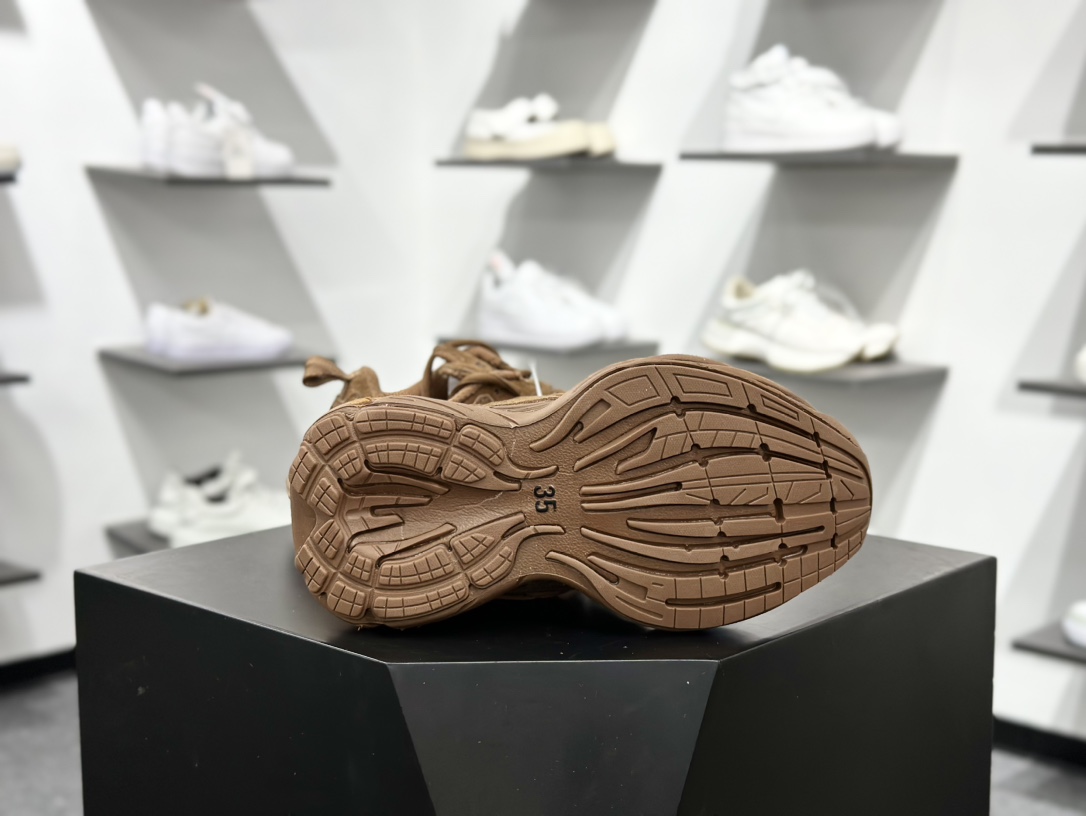 420 巴黎世家BALENCIAGA Monday Sneaker 星期一系列低帮复古阔型厚底运动鞋“翻毛土黄”825417 WMNSS 2200-Chinese UA Cheap High Quatity Brand Clothes Bags handbags Sneakers wholesale wholesaler seller from China Factory suppliers Fashion Clothing Shoes best Quality Beautiful Price 420 巴黎世家BALENCIAGA Monday Sneaker 星期一系列低帮复古阔型厚底运动鞋“翻毛土黄”825417 WMNSS 2200