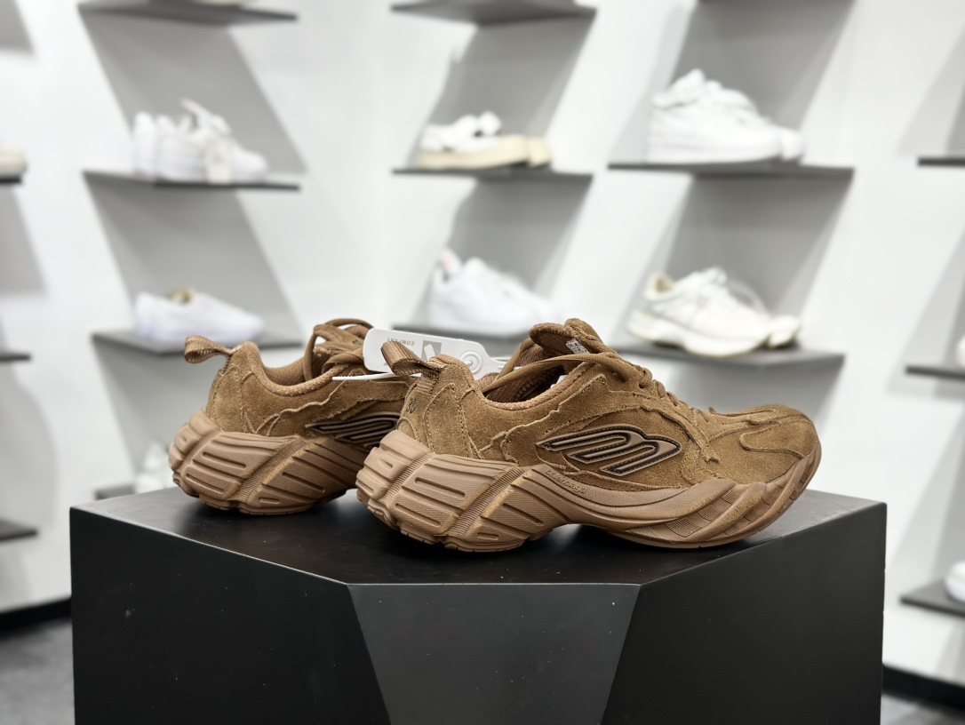 420 巴黎世家BALENCIAGA Monday Sneaker 星期一系列低帮复古阔型厚底运动鞋“翻毛土黄”825417 WMNSS 2200-Chinese UA Cheap High Quatity Brand Clothes Bags handbags Sneakers wholesale wholesaler seller from China Factory suppliers Fashion Clothing Shoes best Quality Beautiful Price 420 巴黎世家BALENCIAGA Monday Sneaker 星期一系列低帮复古阔型厚底运动鞋“翻毛土黄”825417 WMNSS 2200