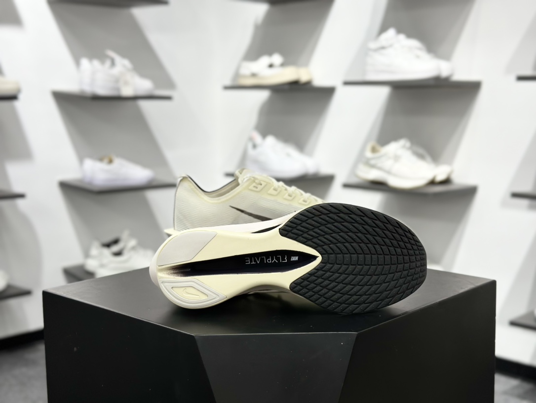 220 Nike ZoomX Vaporfly NEXT% 4耐克 轻量化 网面透气运动鞋 HV6107-100