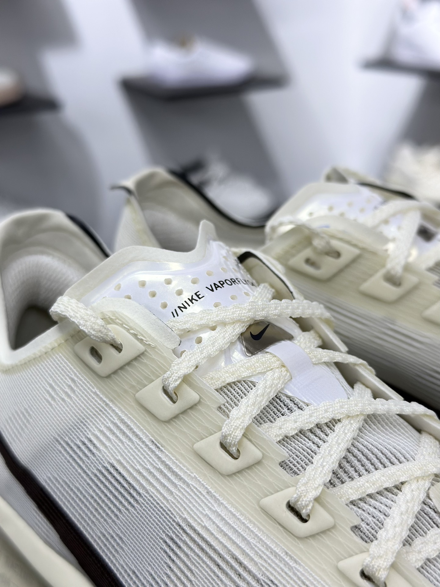 220 Nike ZoomX Vaporfly NEXT% 4耐克 轻量化 网面透气运动鞋 HV6107-100