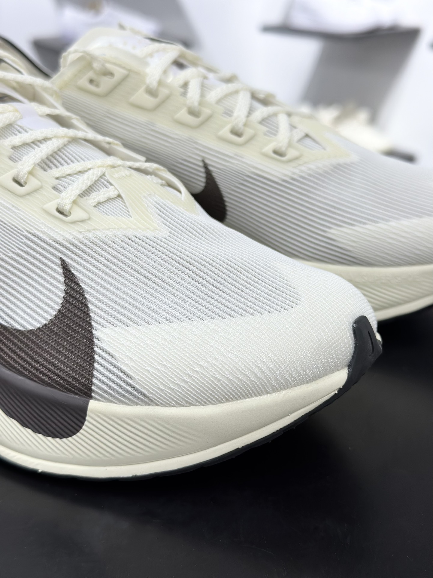 220 Nike ZoomX Vaporfly NEXT% 4耐克 轻量化 网面透气运动鞋 HV6107-100