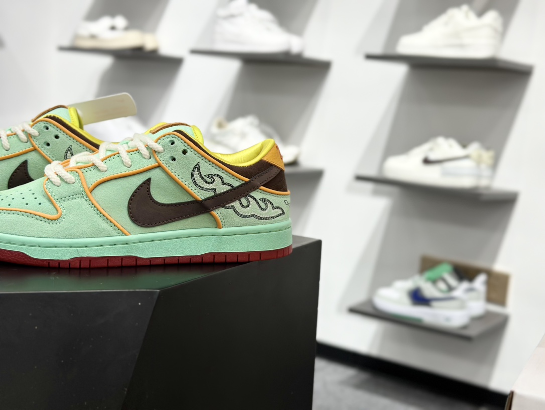 220 NK SB Dunk Low 黑人月黑绿 HF3058-300