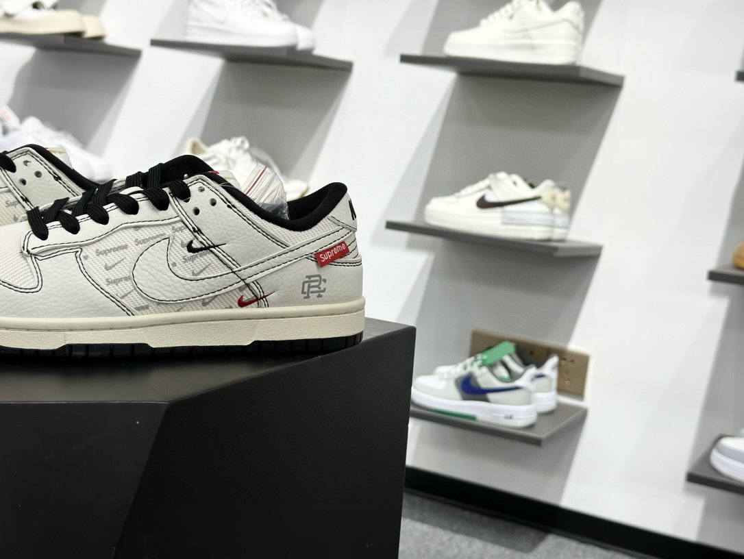 280 Nike SB Dunk Low 斯图西联名 黑白织布 周年高端定制 低帮休闲板鞋 SC9207-425