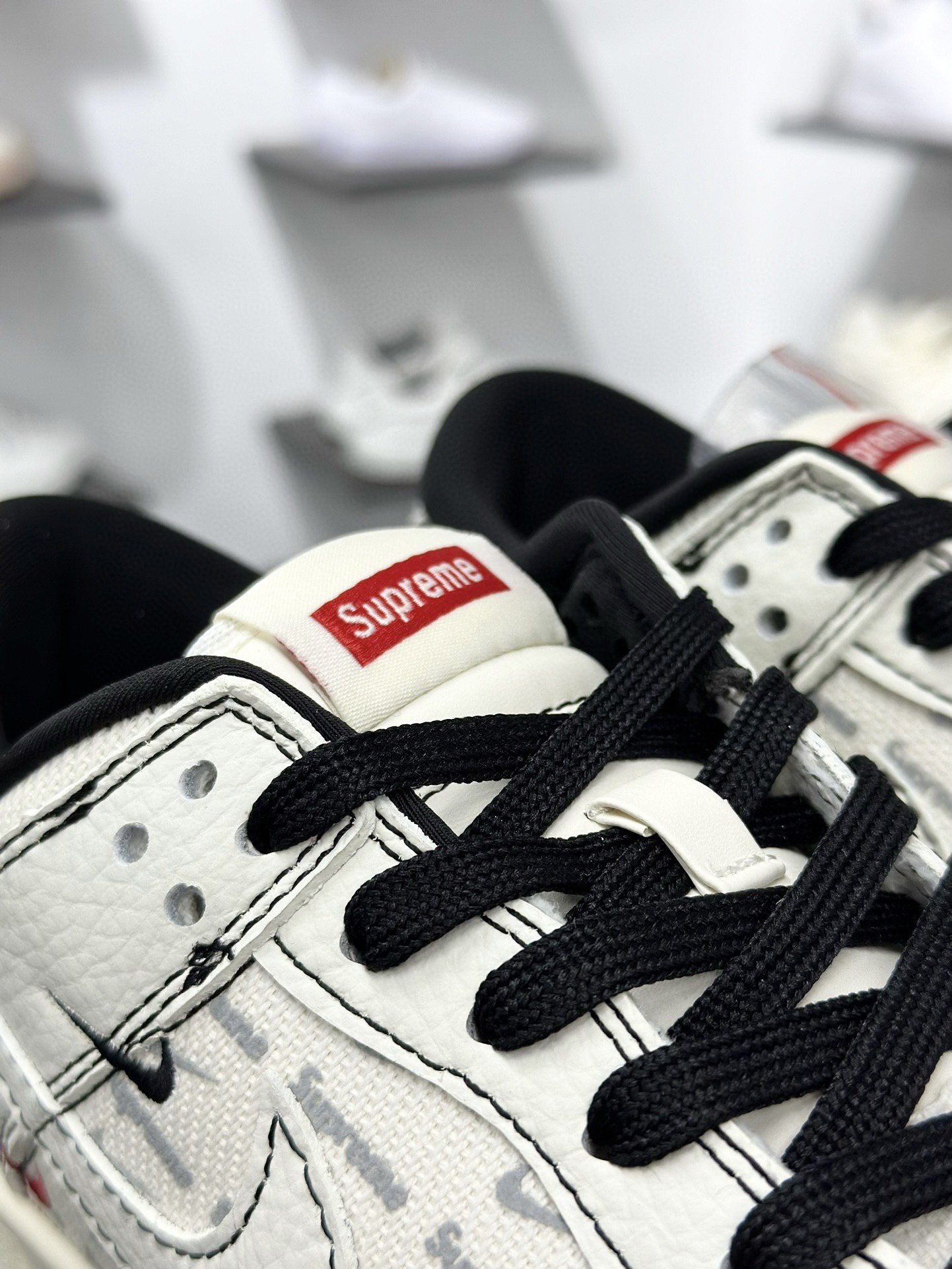 280 Nike SB Dunk Low 斯图西联名 黑白织布 周年高端定制 低帮休闲板鞋 SC9207-425