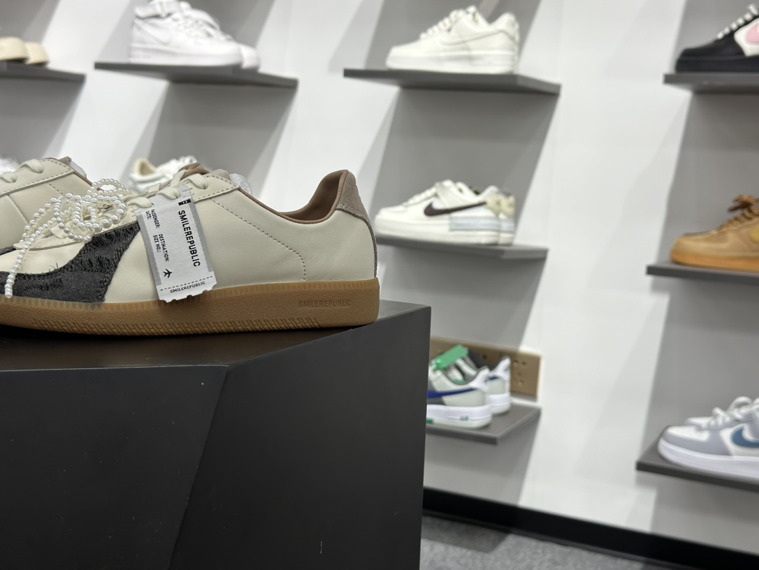 300 新款德训鞋 这次居然还有自带珍珠蝴蝶结鞋花