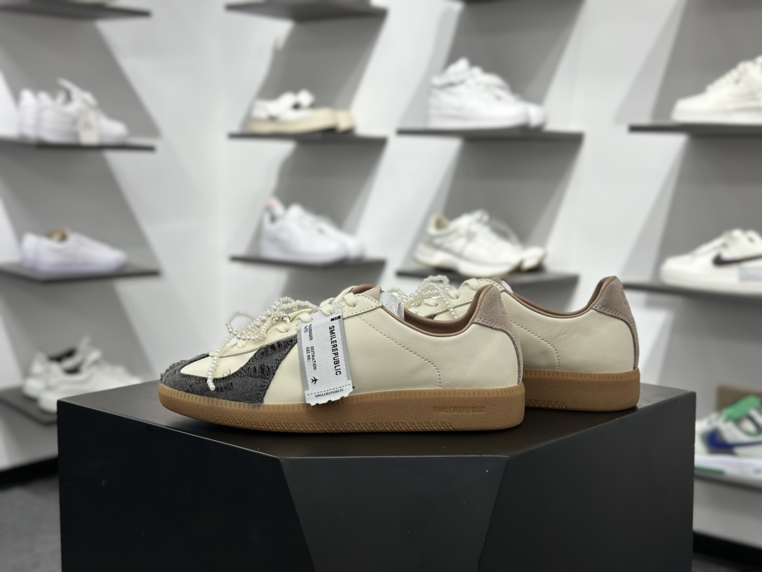 300 新款德训鞋 这次居然还有自带珍珠蝴蝶结鞋花