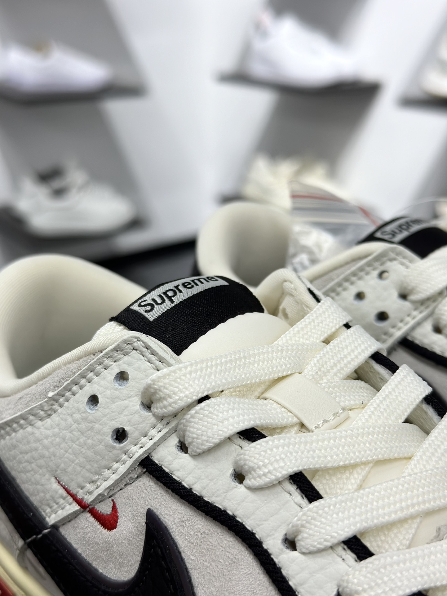 280 Nike SB Dunk Low Sup联名 白黑变色 周年高端定制 低帮休闲板鞋 SC9207-409