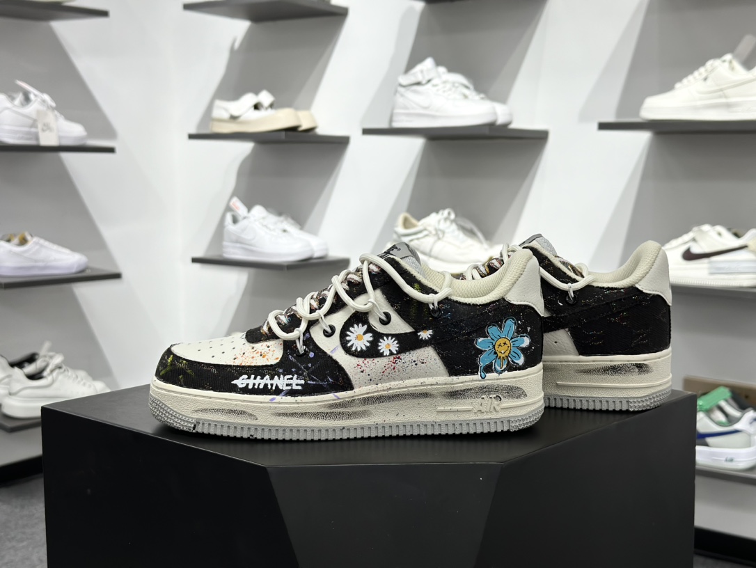 260 手绘涂鸦“蓝调雏菊”“Blue Daisy”空军一号定制板鞋 蓝调雏菊 BD7007-333-Chinese UA Cheap High Quatity Brand Clothes Bags handbags Sneakers wholesale wholesaler seller from China Factory suppliers Fashion Clothing Shoes best Quality Beautiful Price 260 手绘涂鸦“蓝调雏菊”“Blue Daisy”空军一号定制板鞋 蓝调雏菊 BD7007-333