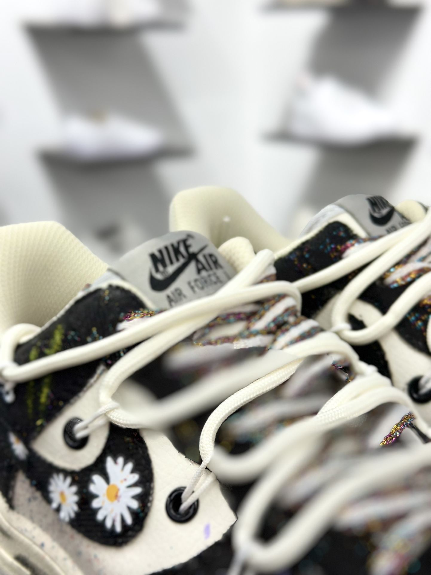 260 手绘涂鸦“蓝调雏菊”“Blue Daisy”空军一号定制板鞋 蓝调雏菊 BD7007-333-Chinese UA Cheap High Quatity Brand Clothes Bags handbags Sneakers wholesale wholesaler seller from China Factory suppliers Fashion Clothing Shoes best Quality Beautiful Price 260 手绘涂鸦“蓝调雏菊”“Blue Daisy”空军一号定制板鞋 蓝调雏菊 BD7007-333