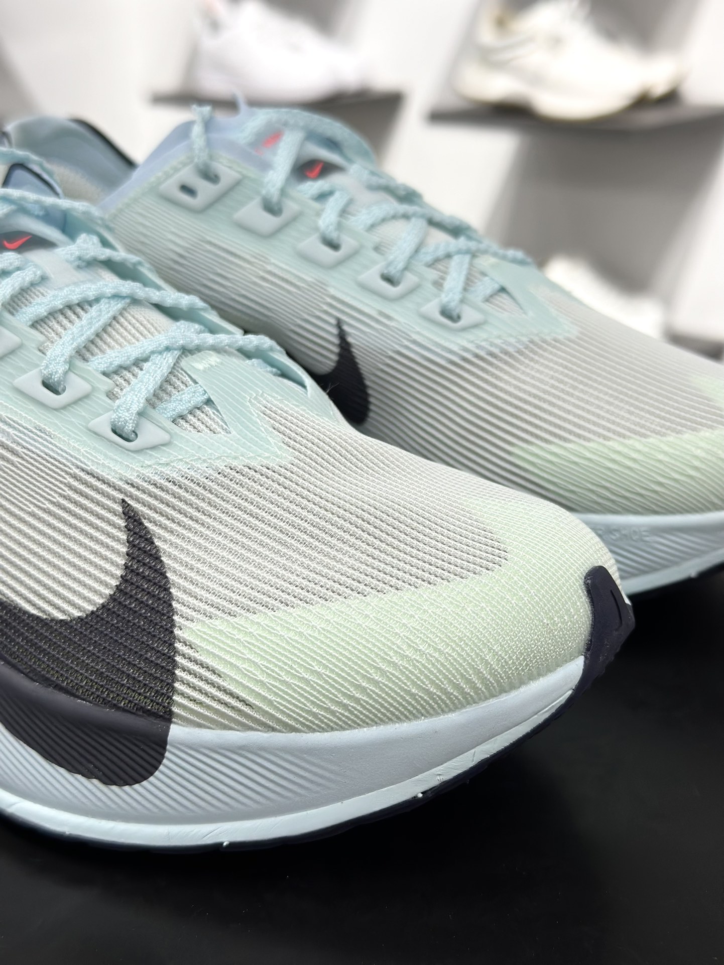 220 Nike ZoomX Vaporfly NEXT% 4 马拉松系列公路竞速超轻缓震跑步鞋 HF6412-400