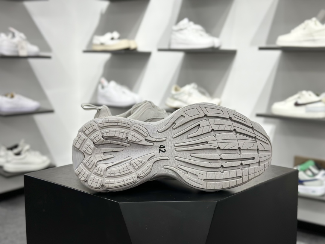 420 巴黎世家BALENCIAGA Monday Sneaker 星期一系列低帮百搭休闲运动鞋“翻毛灰色”825418 WMNSS 1011