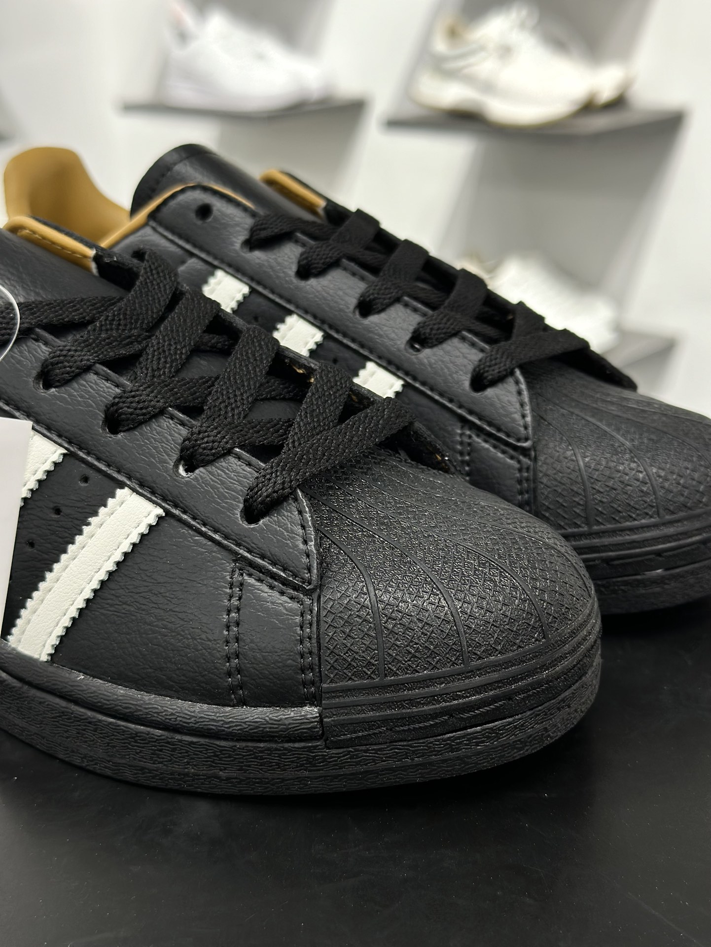 140 Adidas SUPERSTAR W JJJJOUND IH8150