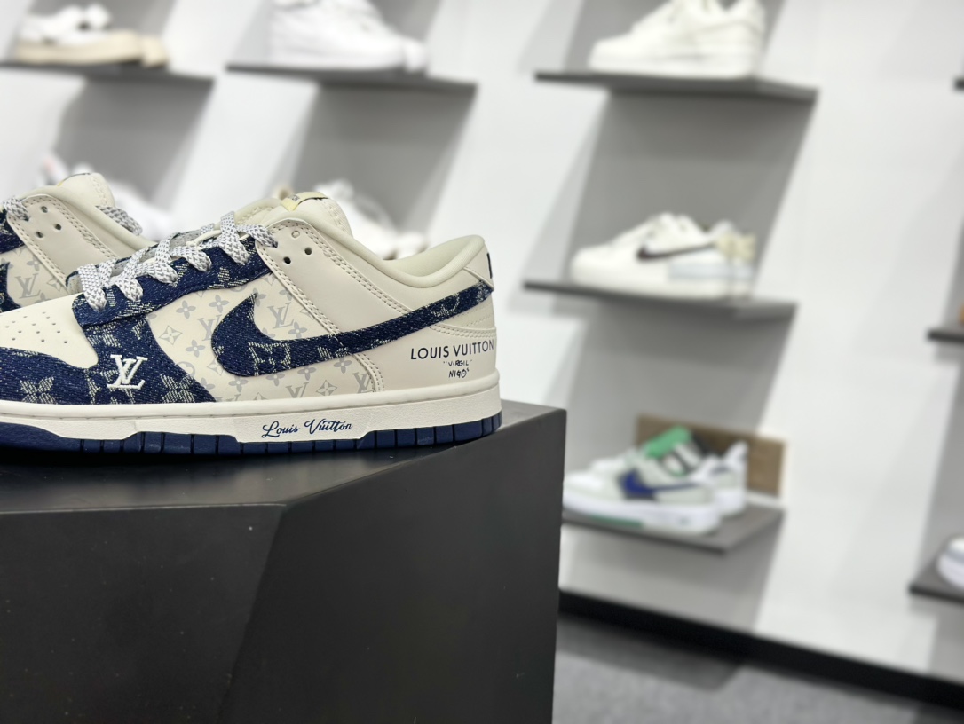 200 NIKE SB Dunk Low x Louis Vuitton 蓝白满天星 XP3802-335