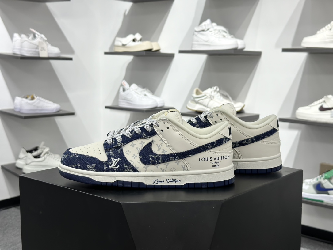 200 NIKE SB Dunk Low x Louis Vuitton 蓝白满天星 XP3802-335