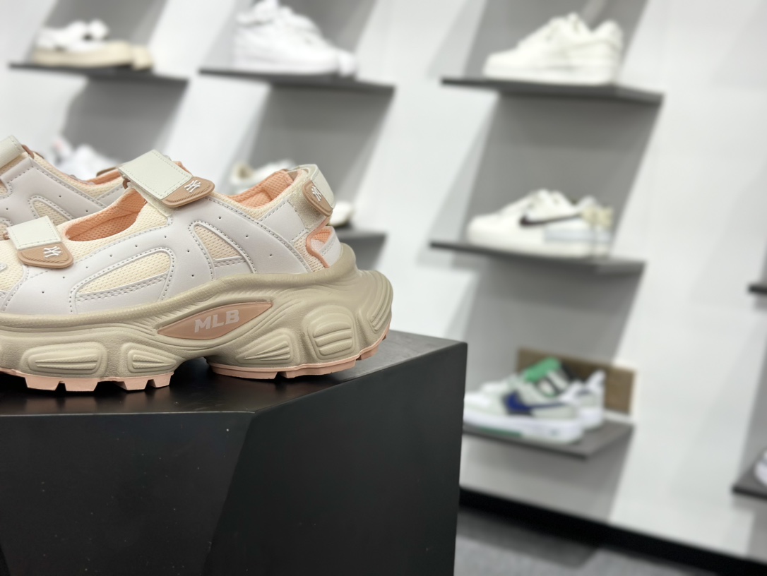 180 New York Yankees x MLB Winner Chunky Mask优胜者系列慢凉鞋“樱花粉白NY” 3ASDW0153-50WHS