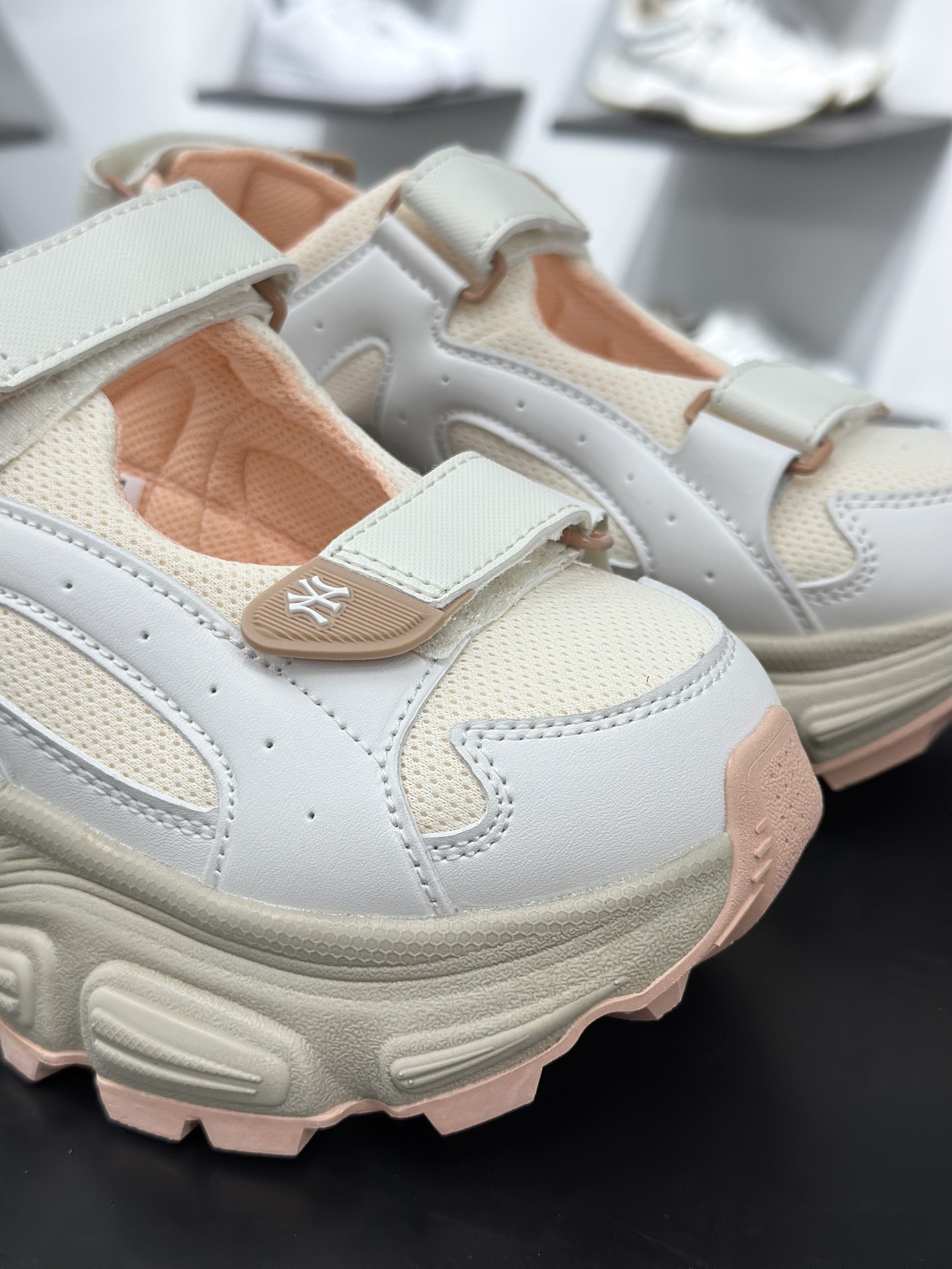 180 New York Yankees x MLB Winner Chunky Mask优胜者系列慢凉鞋“樱花粉白NY” 3ASDW0153-50WHS