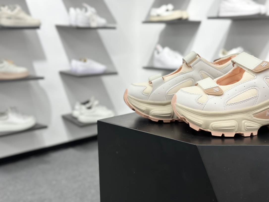 180 New York Yankees x MLB Winner Chunky Mask优胜者系列慢凉鞋“樱花粉白NY” 3ASDW0153-50WHS